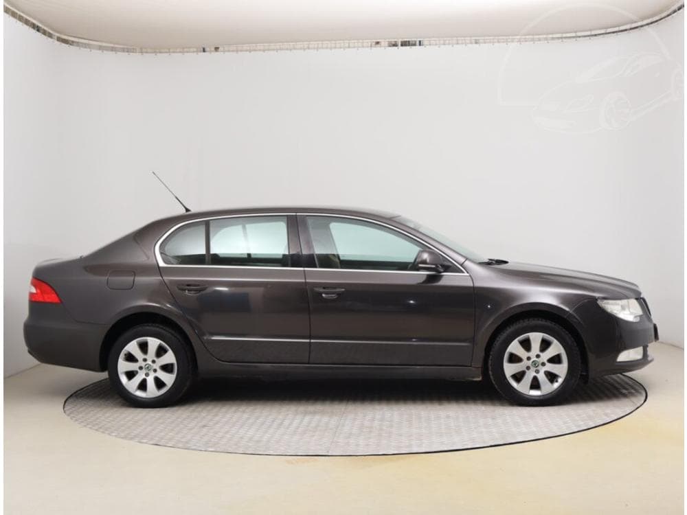 2009 Škoda SUPERB - 6