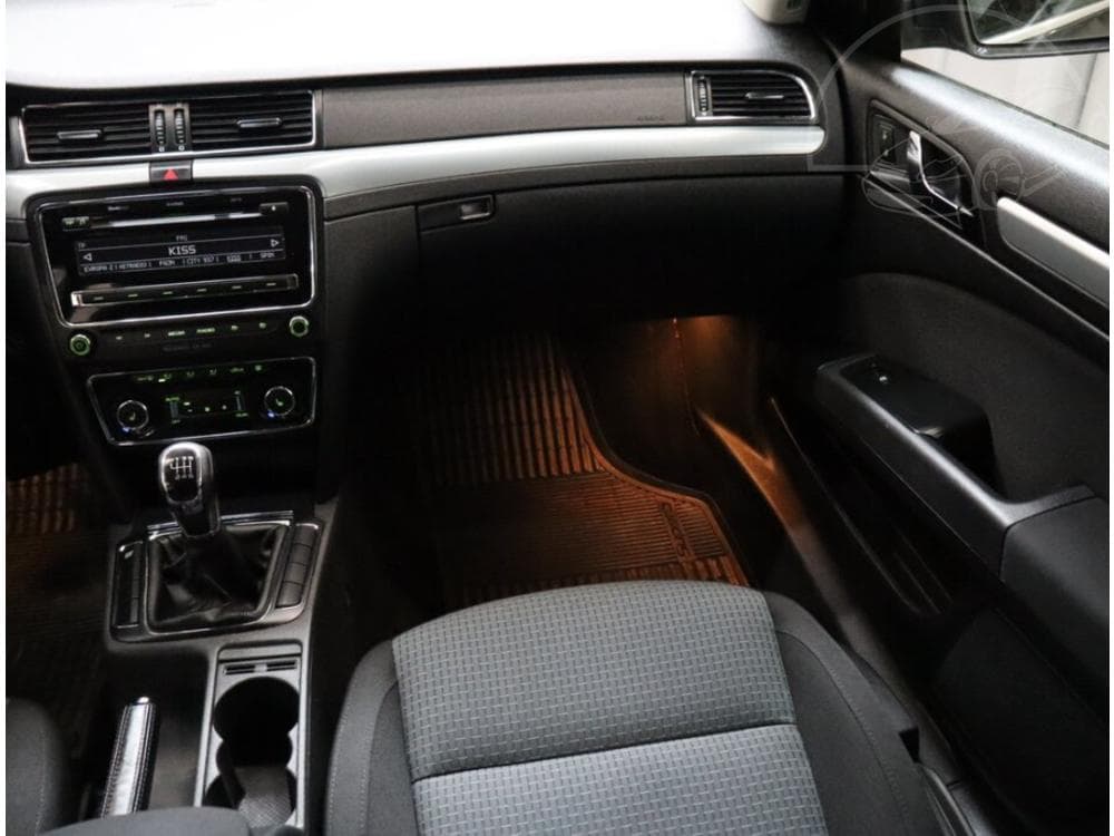 2009 Škoda SUPERB - 8