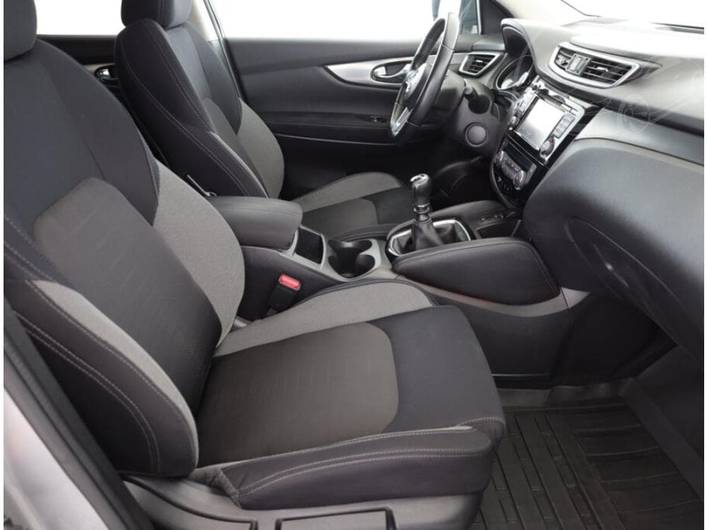 2018 Nissan QASHQAI - 19
