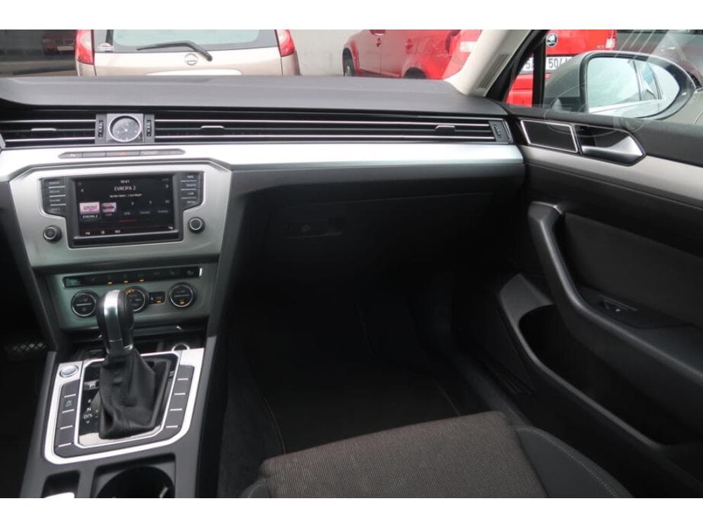 2016 Volkswagen PASSAT - 15