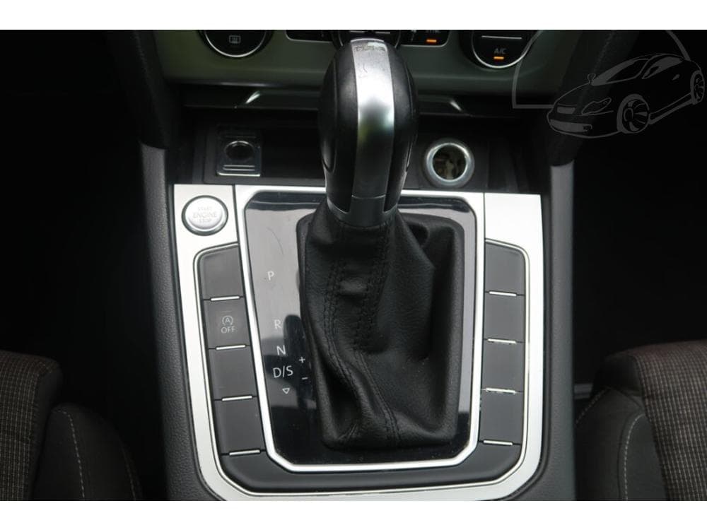 2016 Volkswagen PASSAT - 23