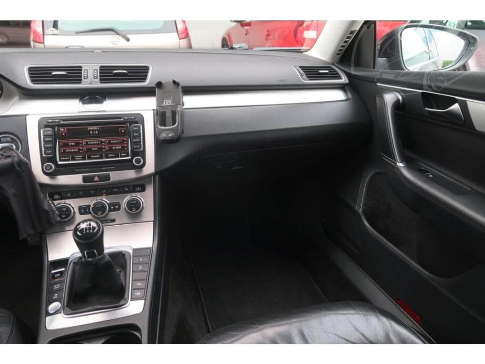 2012 Volkswagen PASSAT - 8