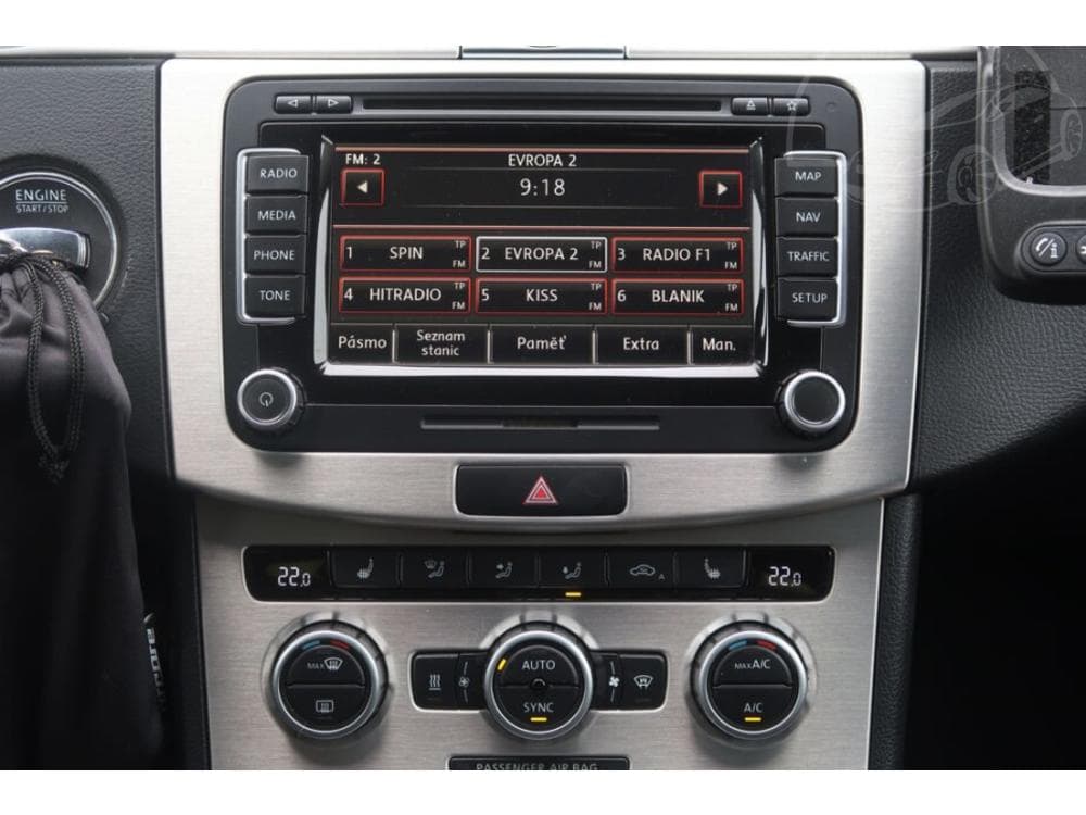 2012 Volkswagen PASSAT - 12