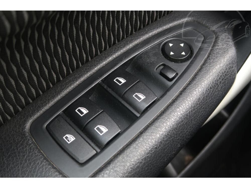 2013 BMW 1-SERIES - 15