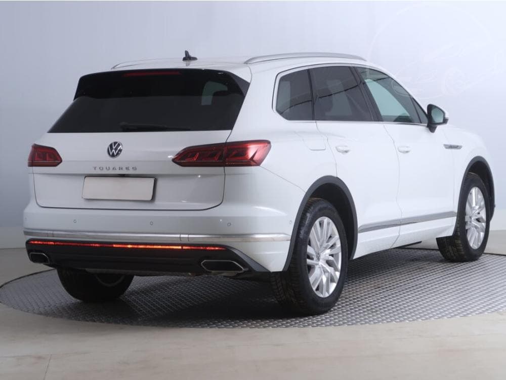 2020 Volkswagen TOUAREG - 9