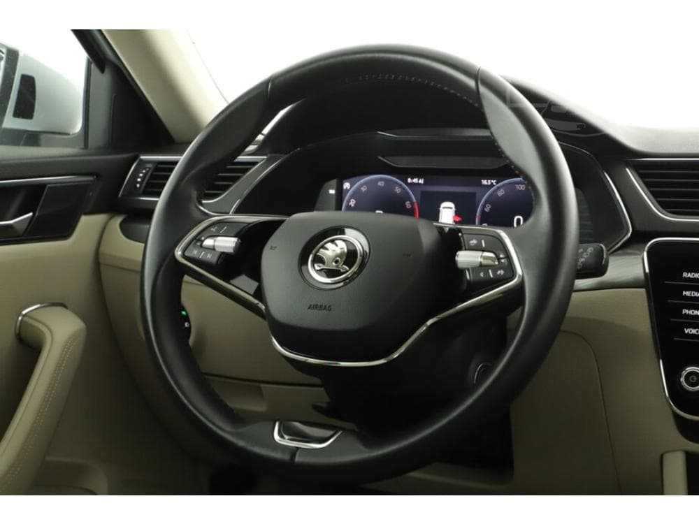 2022 Škoda SUPERB - 57