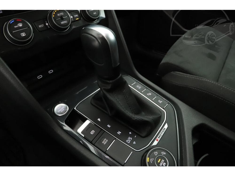 2021 Volkswagen TIGUAN - 19