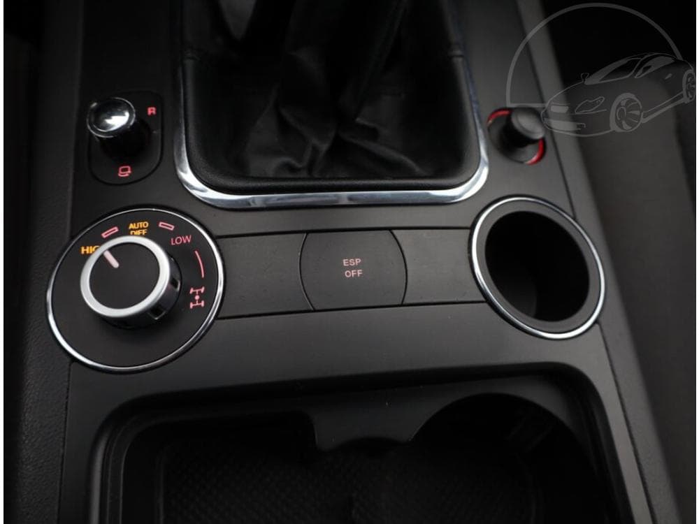 2005 Volkswagen TOUAREG - 13