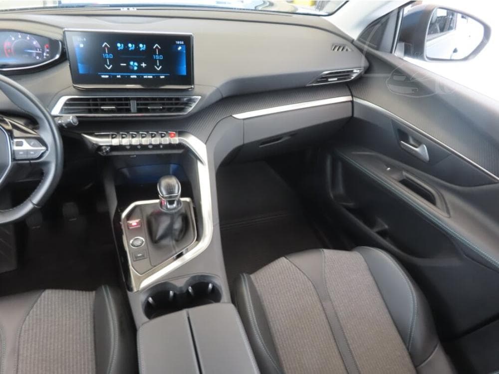 2021 Peugeot 3008 - 15