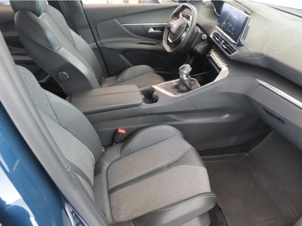 2021 Peugeot 3008 - 17