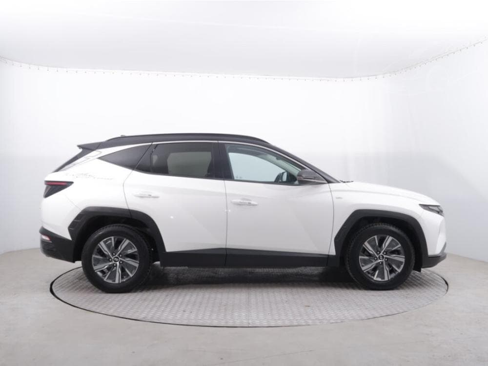 2022 Hyundai TUCSON - 16