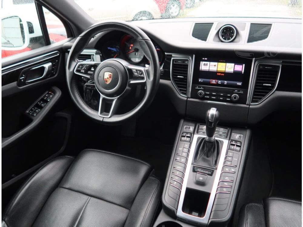 2017 Porsche MACAN - 19