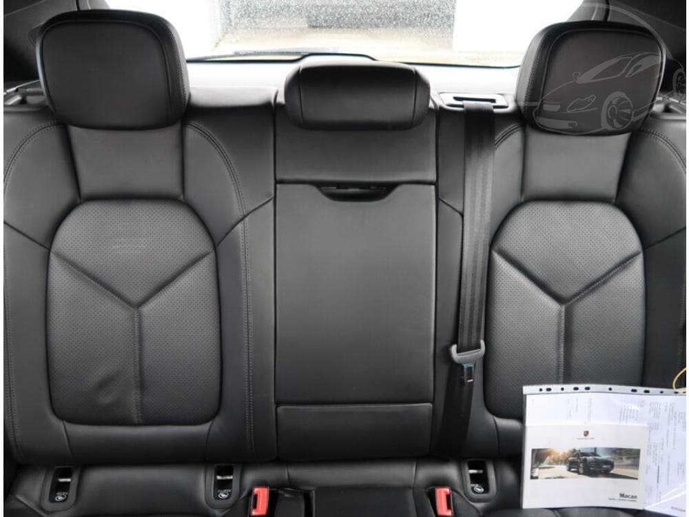 2017 Porsche MACAN - 28