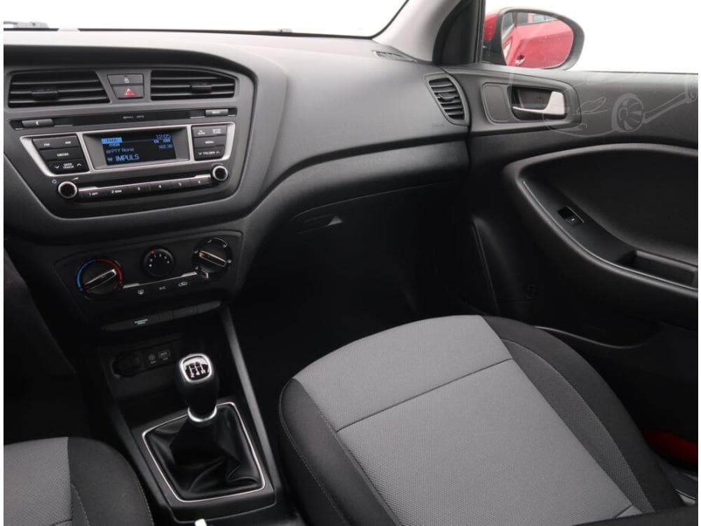2018 Hyundai i20 - 22