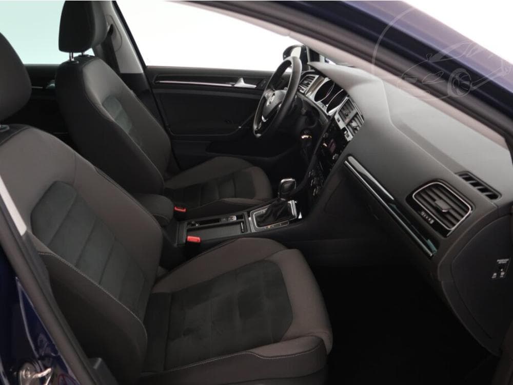 2017 Volkswagen GOLF - 33