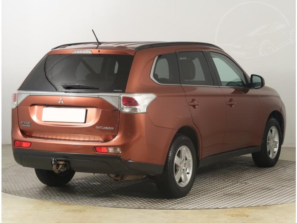 2013 Mitsubishi OUTLANDER - 9