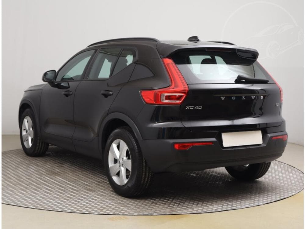 2020 Volvo XC40 - 7