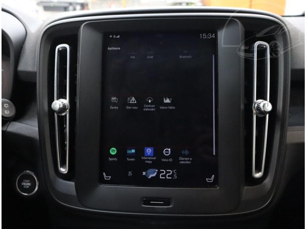 2020 Volvo XC40 - 23