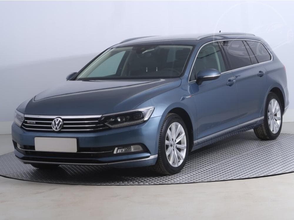 2016 Volkswagen PASSAT - 5