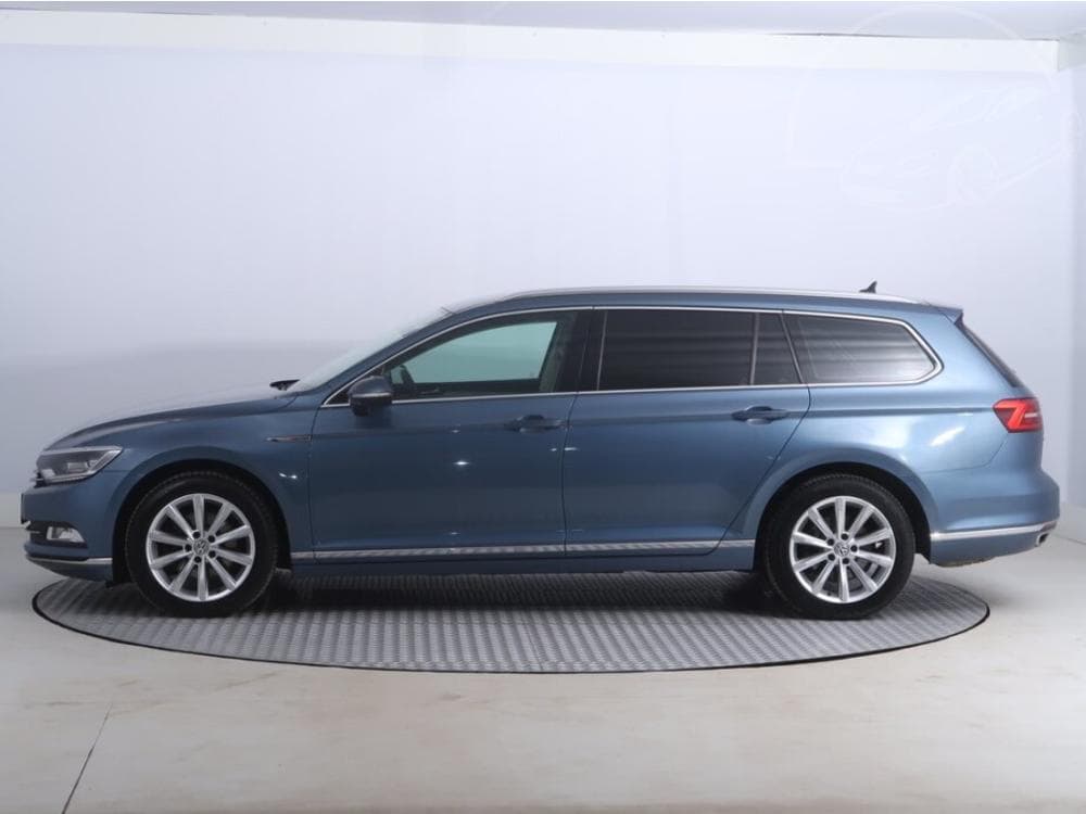 2016 Volkswagen PASSAT - 9