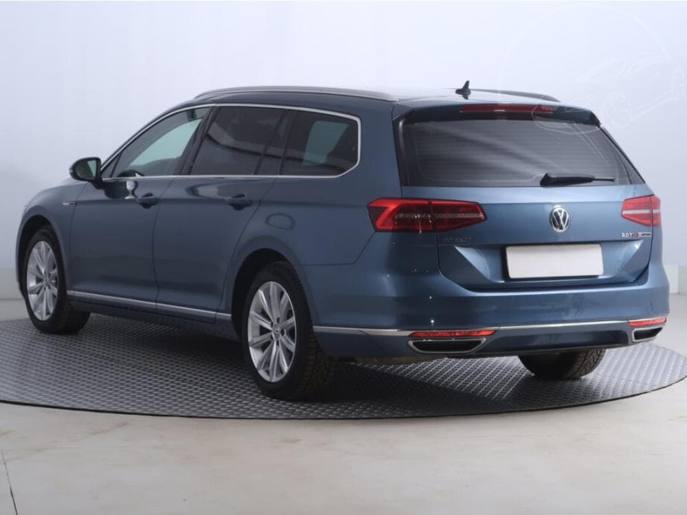 2016 Volkswagen PASSAT - 13
