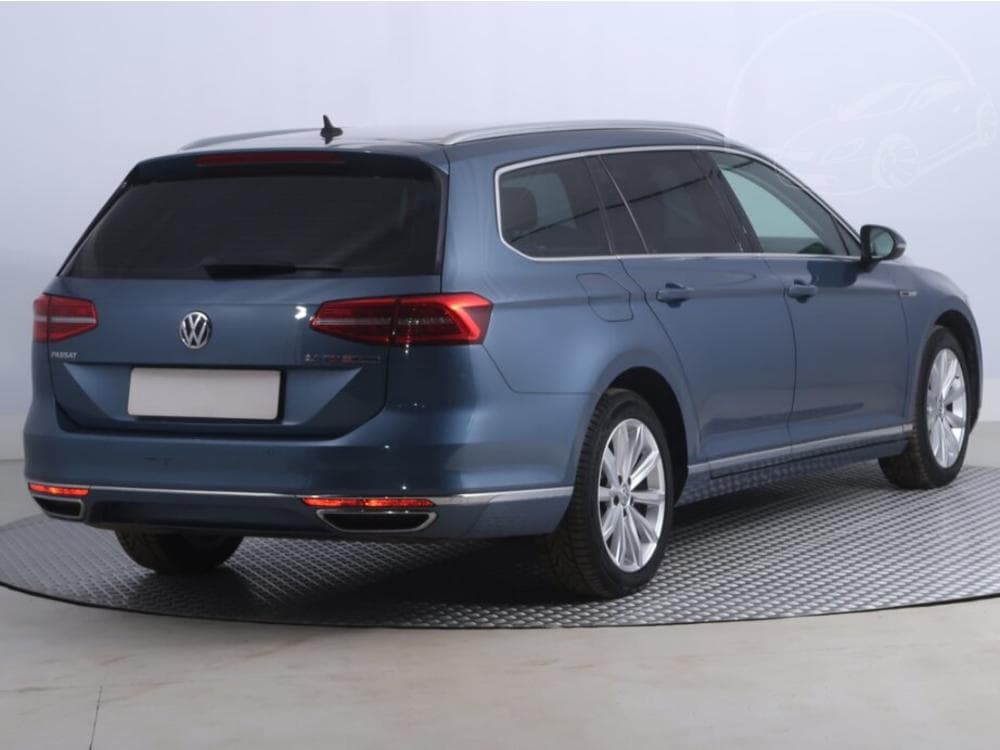 2016 Volkswagen PASSAT - 17