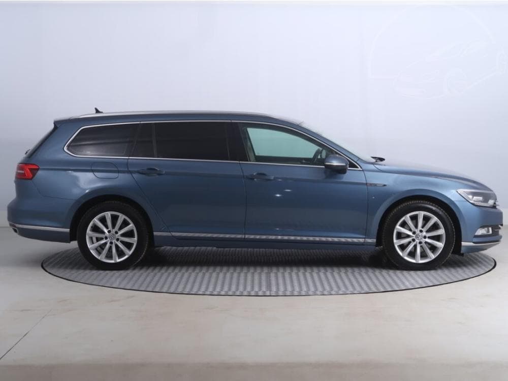 2016 Volkswagen PASSAT - 21