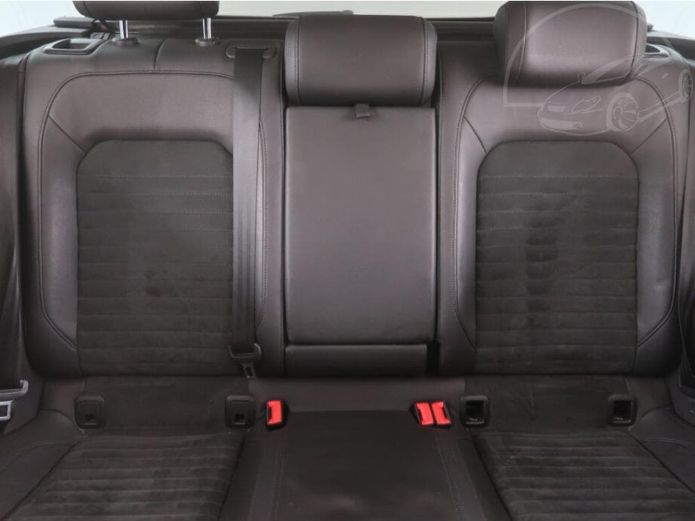 2016 Volkswagen PASSAT - 37