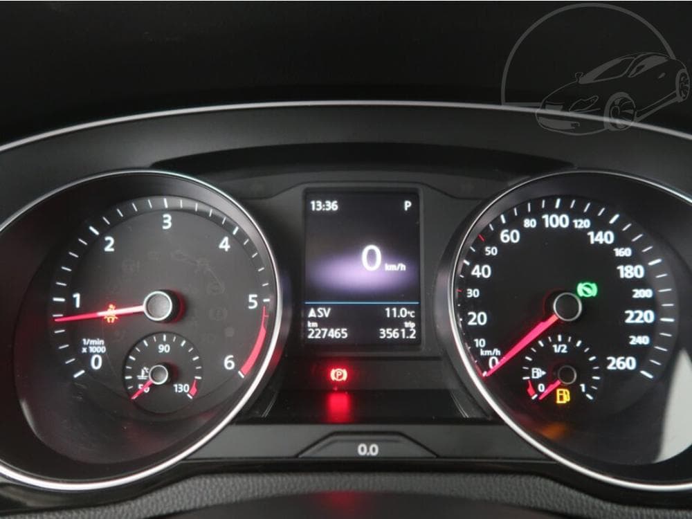 2016 Volkswagen PASSAT - 41