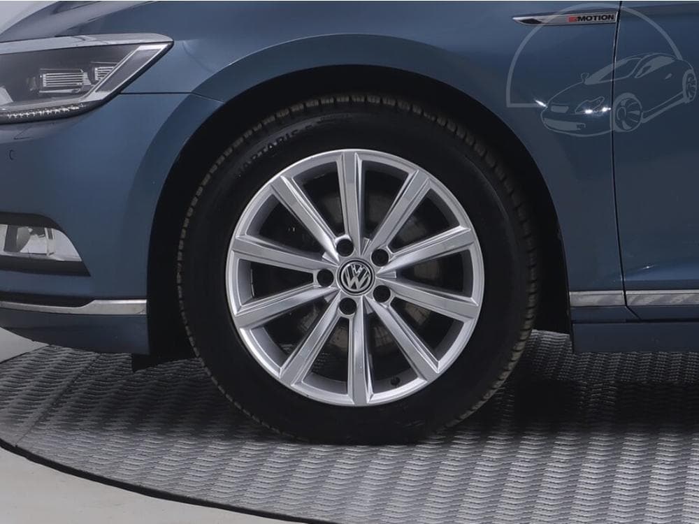 2016 Volkswagen PASSAT - 57