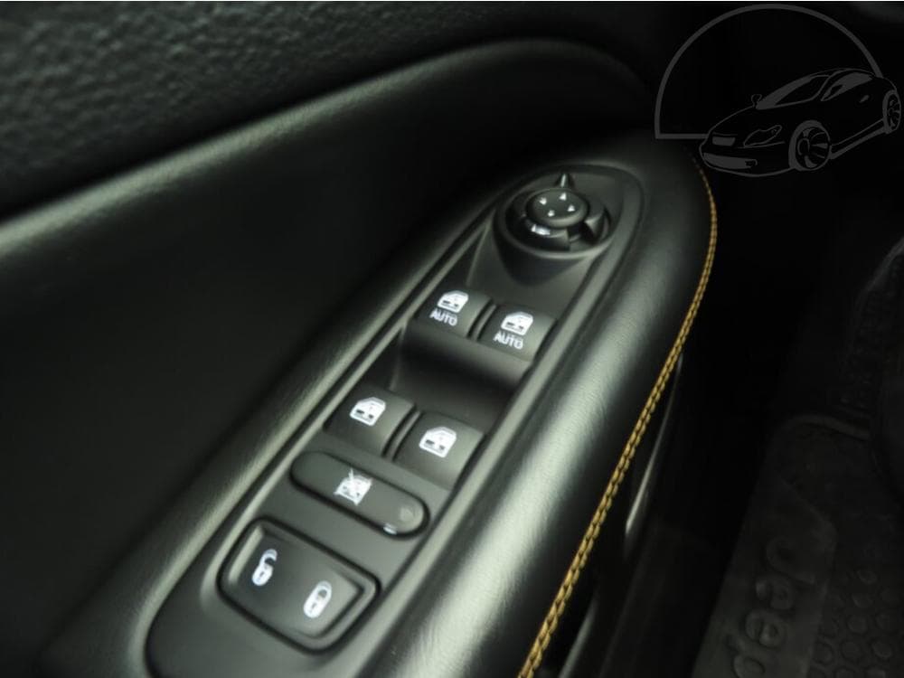 2020 Jeep COMPASS - 27