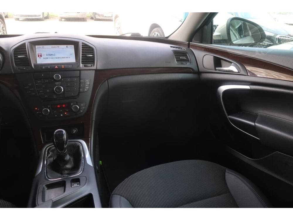 2010 Opel INSIGNIA - 8