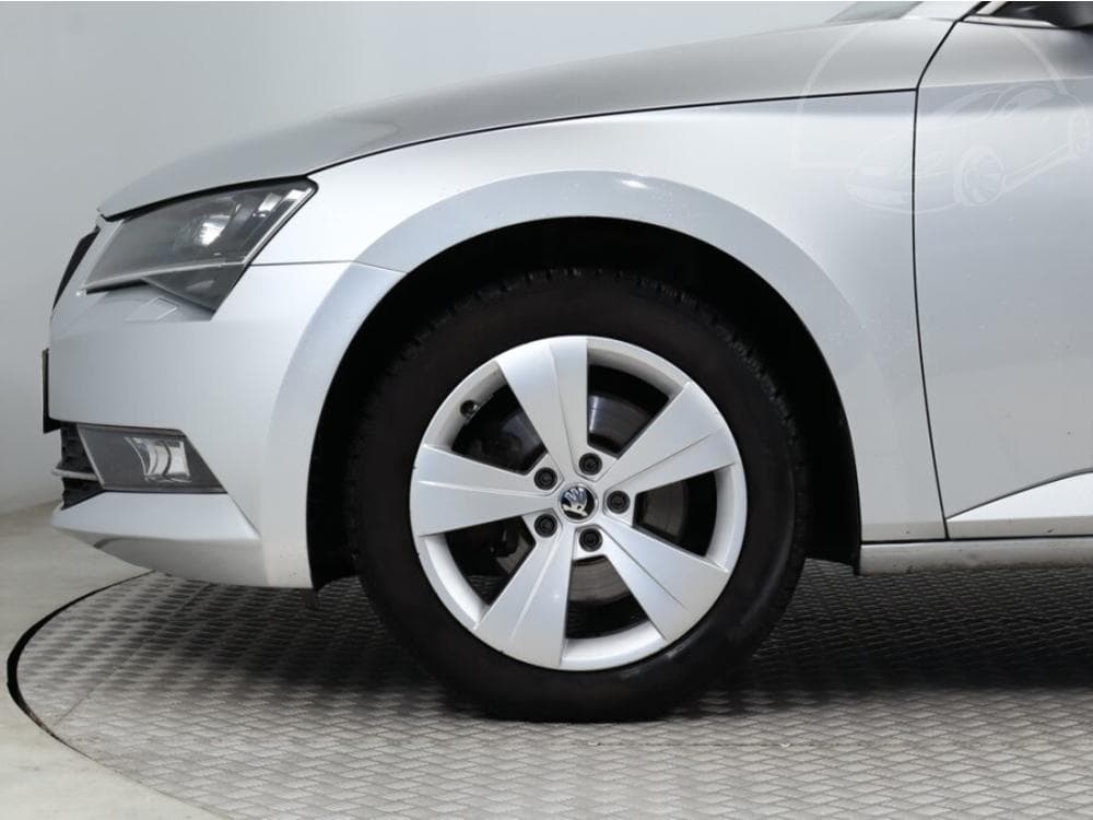 2018 Škoda SUPERB - 37