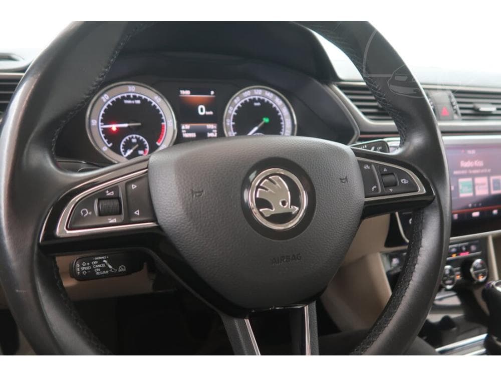 2017 Škoda SUPERB - 29