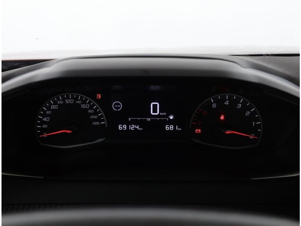 2021 Peugeot 2008 - 25