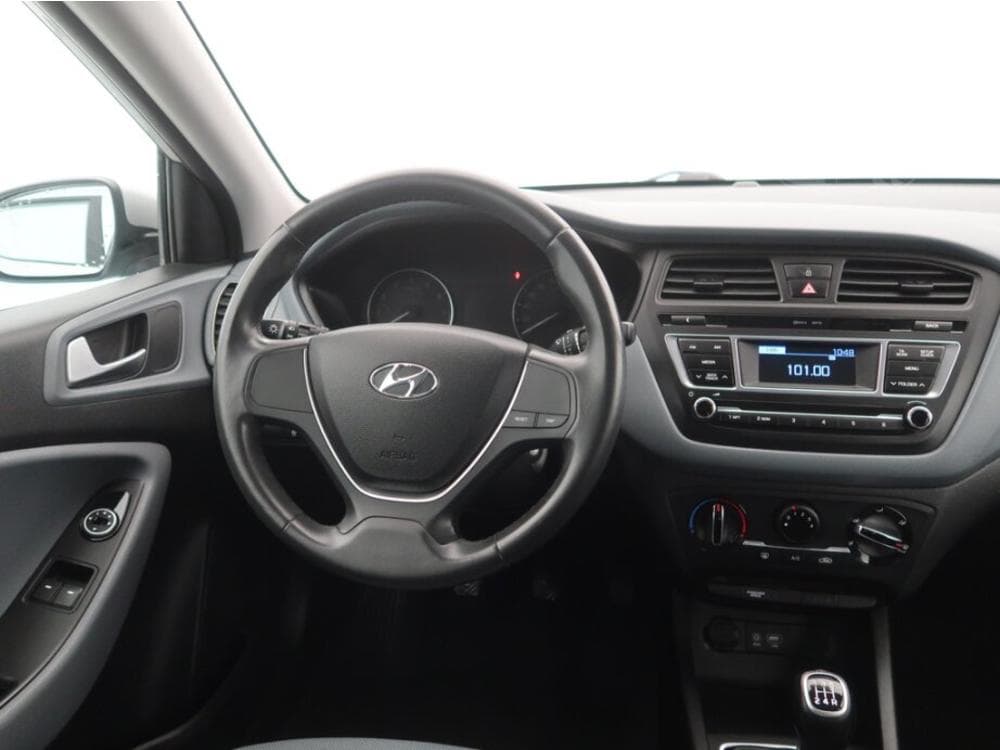 2017 Hyundai i20 - 13