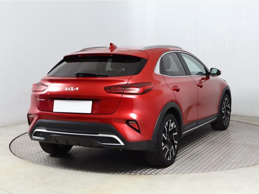 2025 Kia XCEED - 13