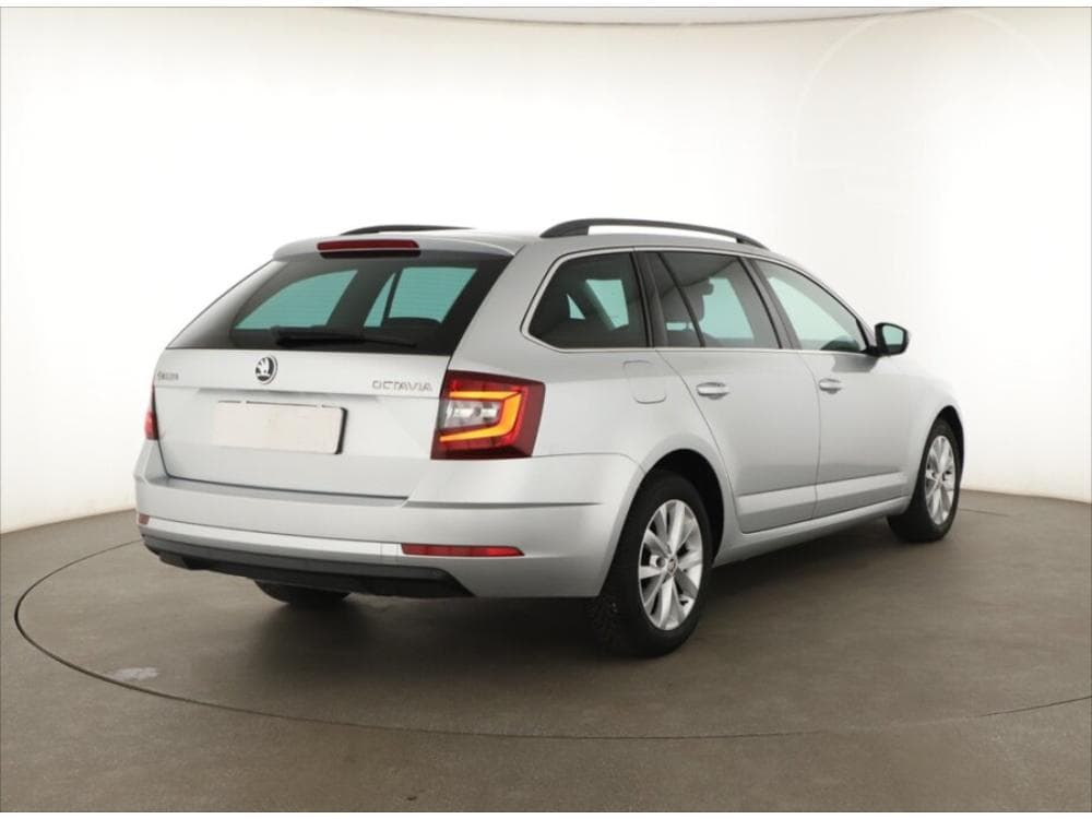 2018 Škoda OCTAVIA - 9