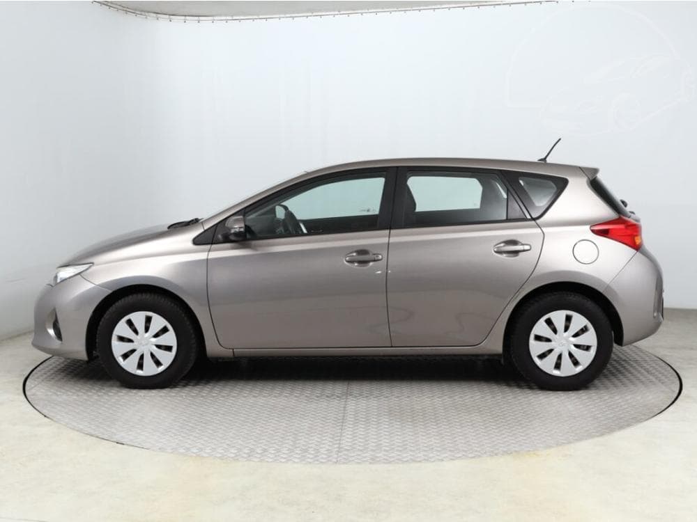 2013 Toyota AURIS - 5