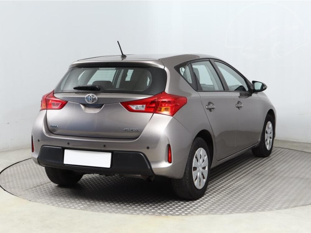 2013 Toyota AURIS - 9