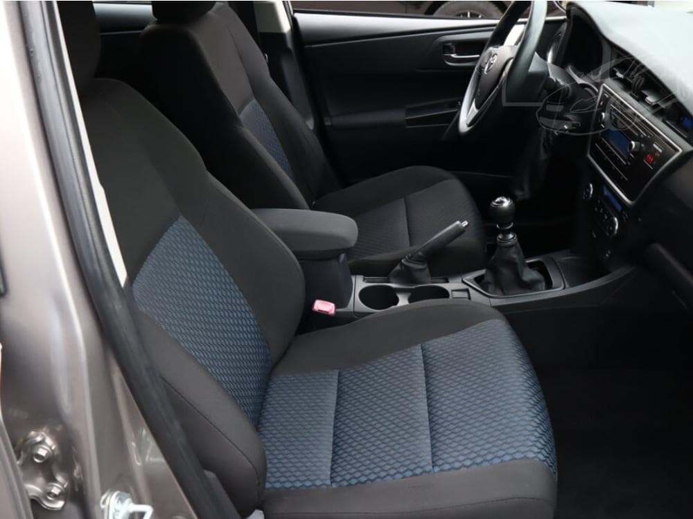 2013 Toyota AURIS - 13