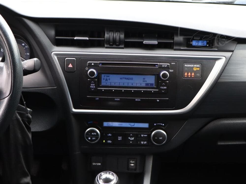 2013 Toyota AURIS - 19