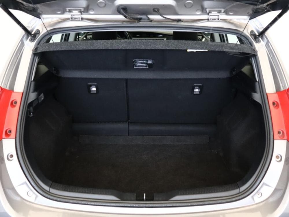 2013 Toyota AURIS - 21