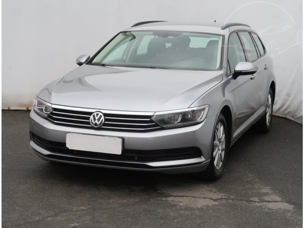 2019 Volkswagen PASSAT - 4