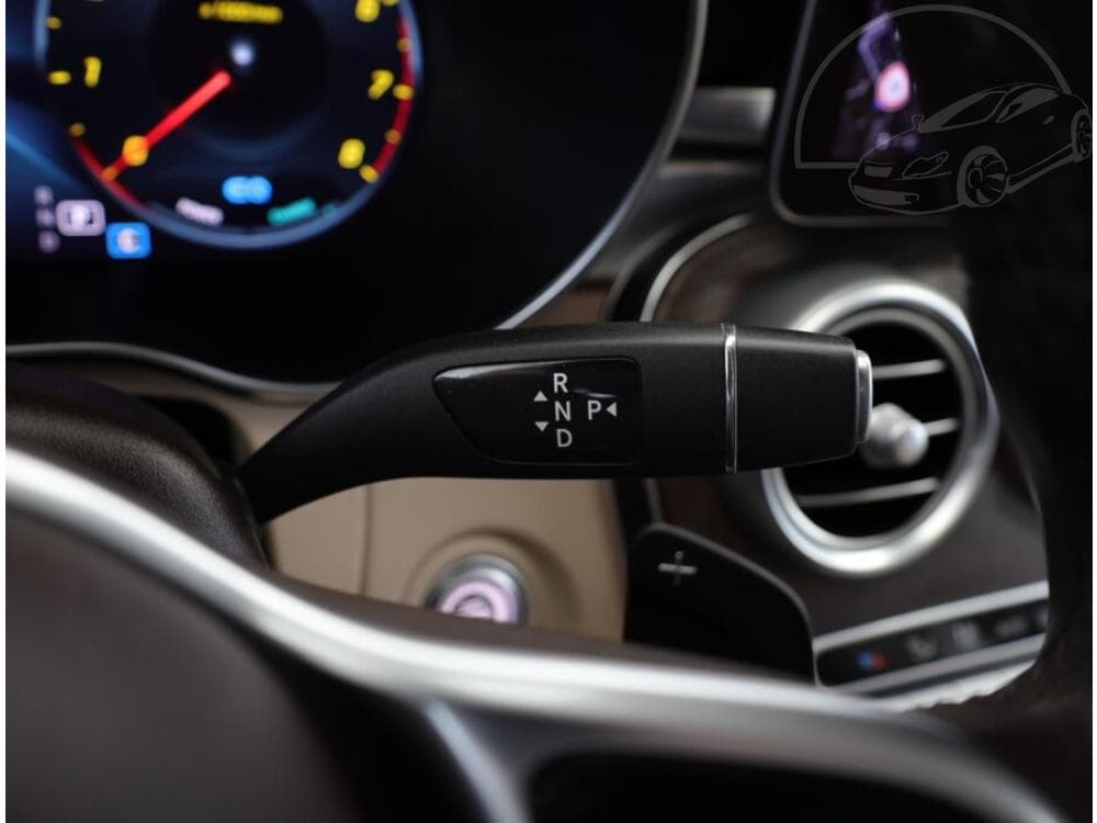 2021 Mercedes-Benz GLC - 27
