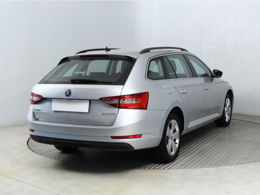 2018 Škoda SUPERB - 13