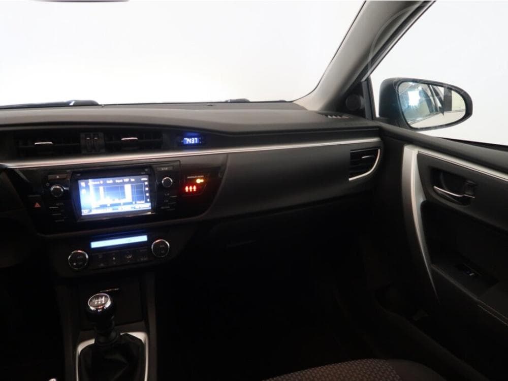 2015 Toyota COROLLA - 29