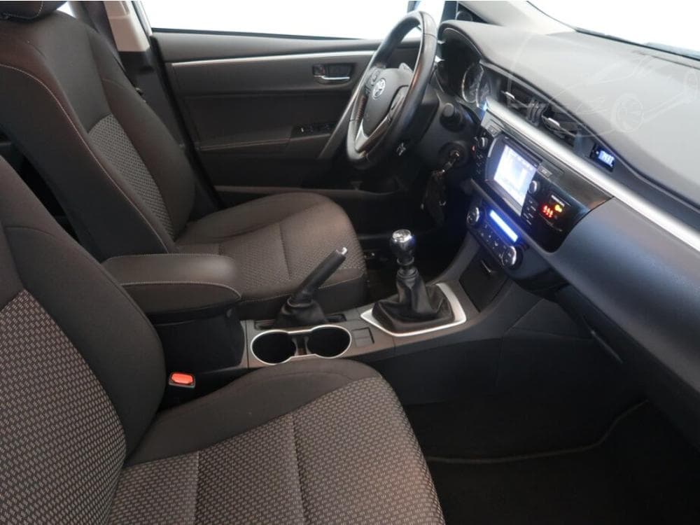 2015 Toyota COROLLA - 33