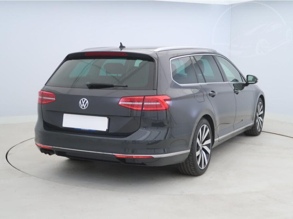 2015 Volkswagen PASSAT - 13