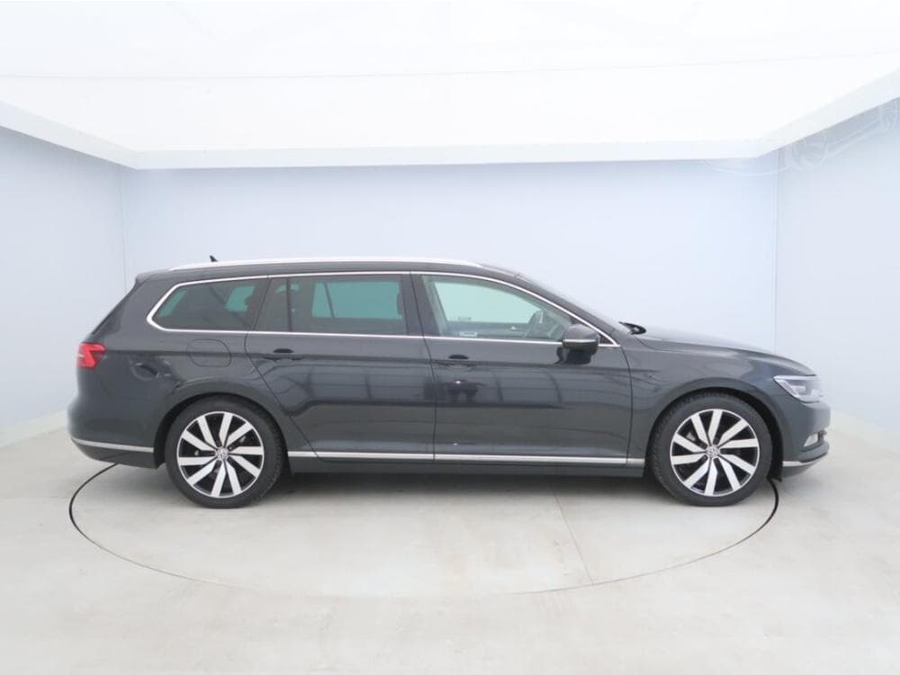 2015 Volkswagen PASSAT - 16